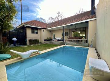 Casa · 283m² · 5 Dormitorios · 3 Cocheras · Chalet Sobre Pellegrini y Spiro