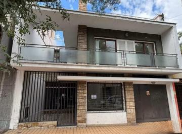 Casa de 5 ambientes, Ciudad de Mendoza · Casa en Venta en Ciudad - Calle Lavalle