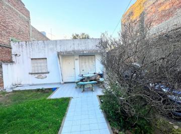 Casa · 90m² · 3 Ambientes · 1 Cochera · Venta Casa 3 Ambientes Lomas del Mirador Ap Credit