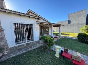 Casa · 88m² · 3 Ambientes · 1 Cochera · Casa en Venta - 4 Amb con Parque - San Antonio de Padua