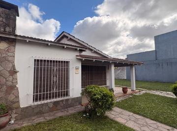 Casa · 88m² · 3 Ambientes · 1 Cochera · Casa en Venta - 4 Amb con Parque - San Antonio de Padua