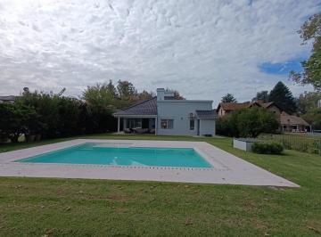 Casa · 213m² · 5 Ambientes · Casa en Venta, Las Praderas de Lujan