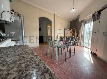 PH · 72m² · 3 Ambientes · Venta PH 3 Ambientes con Balcón - en Gerli, Lanús