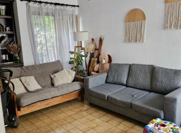 Casa · 133m² · 5 Ambientes · 1 Cochera · Casa en Alquiler Tanti 1215 B° Jardin - Vivienda o Apto Comercial