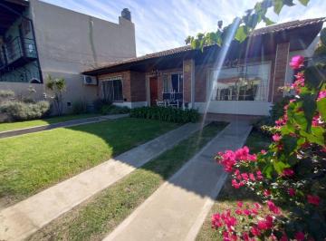 Casa de 4 ambientes, Almirante Brown · Hermosa Casa en Venta en Adrogue - Bouchard 781