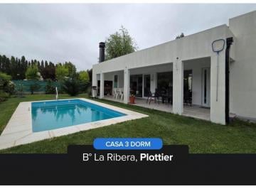 Casa · 136m² · 4 Ambientes · 1 Cochera · Casa 3 Dorm en Venta, B° Cerrado La Ribera, Plottier