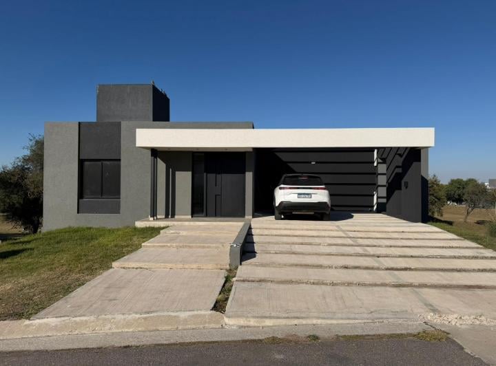 Casa · 187m² · 4 Ambientes · 2 Cocheras