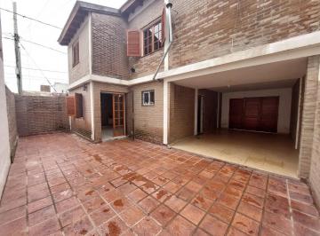 Casa · 120m² · 3 Dormitorios · 1 Cochera · Alquiler Alta Gracia: Hermosa Casa Estilo Duplex C/ 3 Dorm., Patio y Cochera!