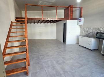 Departamento · 35m² · 1 Ambiente · Monoambiente con Gran Entrepiso (Funcional Como Dormitorio) en Alquiler, Renovado por Completo