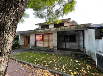 Casa · 256m² · 5 Ambientes · 1 Cochera · Casa 5 Ambientes en Venta en Martínez