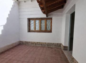 Casa · 138m² · 6 Ambientes · 3 Cocheras · Casa con Pileta en Alquiler Villa Nueva Guaymallen
