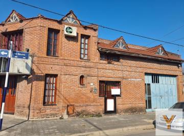 Casa · 175m² · 7 Ambientes · 3 Cocheras · 3 Propiedades en Una: Casa con Local, Galpon, Depto - 198 m² Totales - Barrio Terminal de Tandil
