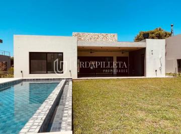 Casa · 228m² · 4 Ambientes · 2 Cocheras · Casa en Venta en Pilara en La Calesa