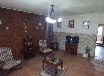 Casa · 88m² · 5 Ambientes · 1 Cochera · Casa 2 Dorm., Local y Patio, Zona E. Encendida