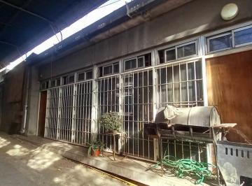 Bodega-Galpón · 660m² · 7 Ambientes · 1 Cochera · Venta de Terreno y Galpón Céntrico