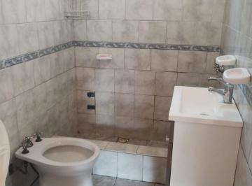 PH · 65m² · 3 Ambientes · Se Alquila Amplio PH de 3 Ambientes - Bernal Oeste