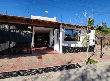 Casa · 234m² · 7 Ambientes · 2 Cocheras · Casa en Venta Apta Credito Barrio Supe Godoy Cruz Mendoza