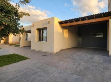 Casa · 179m² · 5 Ambientes · 2 Cocheras · Casa en Barrio Privado Vista Olivo Apta Credito