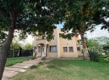 Casa · 185m² · 5 Ambientes · Casa en Country Mendoza Rugby Club