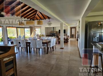 Casa · 400m² · 8 Ambientes · 1 Cochera · Casa Quinta Santa Rosa de Calamuchita