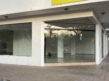 Local comercial · 102m² · Alquiler Comercial Esquina Av Belgrano y Aguirre