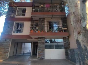 Departamento · 62m² · 3 Ambientes · 1 Cochera · Alquiler Departamento 2 Dorm 4ta Oeste Mendoza