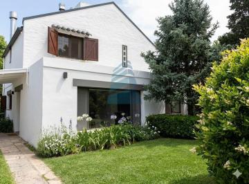 Casa · 200m² · 5 Ambientes · Venta Casa de 5 Ambientes con Pileta - Barrio Golfers Country Club, Pilar