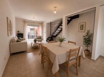 Departamento de 3 ambientes, General Roca · Dúplex de 2 Dorm. con Balcón y Cochera | Ideal Vivienda o Inversión