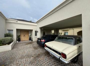 Casa · 180m² · 5 Ambientes · 2 Cocheras · Alquiler Terralagos Fondo Laguna Barrio Playa