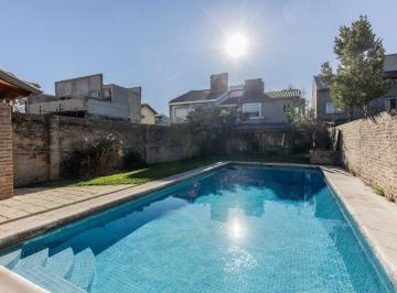 Casa · 223m² · 6 Ambientes · 1 Cochera · Venta Casa 6 Ambientes Florida Apto Credito