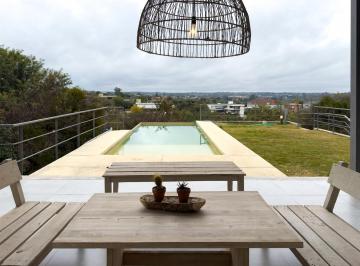 Casa · 346m² · 6 Ambientes · 2 Cocheras · Casa en Venta 4 Dorm. Estancia Q2 Exclusiva