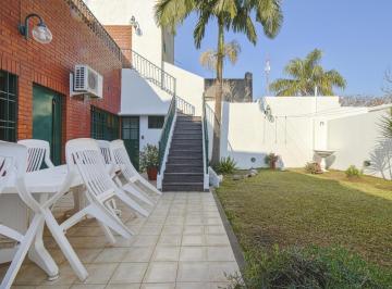 Casa · 267m² · 4 Ambientes · 4 Cocheras · Venta Casa Lote Propio 4 Ambientes Villa Maipu