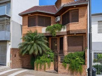 Casa · 203m² · 4 Ambientes · 1 Cochera · Venta Casa en Saavedra