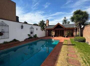 Casa de 4 ambientes, La Matanza · Excelente Chalet en Venta en Ciudad Madero