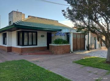 Casa · 164m² · 4 Ambientes · Casa en Venta - 3 Dorm. 2 Baños - 220 m² - General Madariaga
