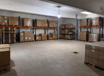 Local comercial · 120m² · 1 Ambiente · Golpon de 120 m² en Alquiler con Facil Acceso a Autopista y Av Principales