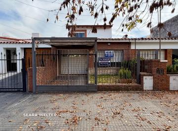 Casa de 4 ambientes, Córdoba · Casa en Alquiler - Tres Dorm. - Barrio Juniors