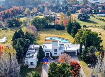 Casa · 740m² · 11 Ambientes · 3 Cocheras · Casa en Venta en Barrio La Colina Villa de Campo, Luján