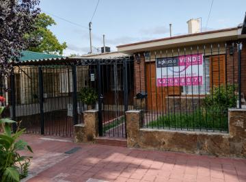 Casa de 4 ambientes, Ciudad de Mendoza · Casa en Venta en Sexta Sección en Ciudad de Mendoza