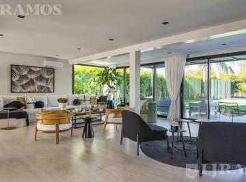 Casa · 355m² · Casa en Venta a Estrenar en Santa Barbara
