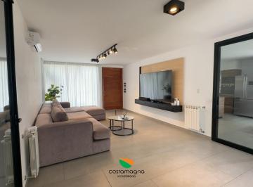Casa · 400m² · 8 Ambientes · 4 Cocheras · Oportunidad Casa en Planta Baja - 7 Soles - Heredades