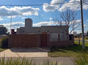 Casa · 100m² · 3 Ambientes · 1 Cochera · Casa en Eco Vida a Estrenar