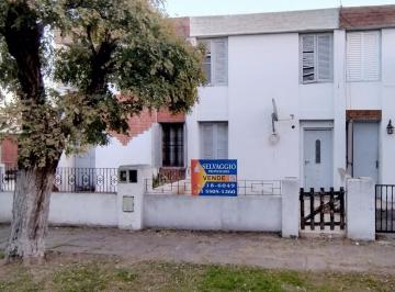 Casa · 90m² · 4 Ambientes · Casa de 4 Ambientes, con Patio y Espacio Guarda Coche.
