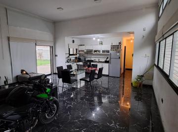 Casa · 139m² · 3 Ambientes · 3 Cocheras · Casa de Dos Dorm. en Venta en Olmos, La Plata