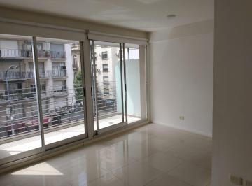 Departamento de 1 ambiente, Recoleta · Amplio Monoambiente en Alquiler en Recoleta. con Balcón a La Calle.