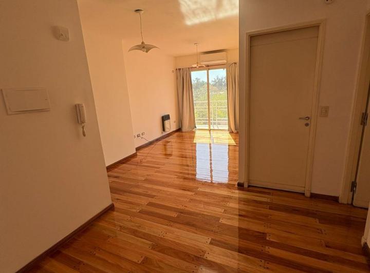 Departamento · 90m² · 5 Ambientes · 1 Cochera