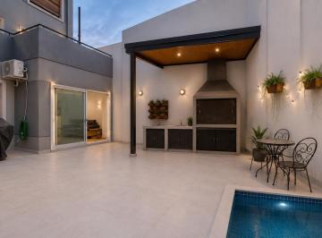 PH · 65m² · 3 Ambientes · 1 Cochera · PH en Pb Patio de 65 m² Apto Credito - Cochera
