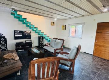 Casa · 128m² · 5 Ambientes · 2 Cocheras · Venta de Casa de Dos Dorm. en Sicardi