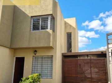 Casa · 120m² · 5 Ambientes · 1 Cochera · Nuevo Poeta Lugones - Excelente Entorno