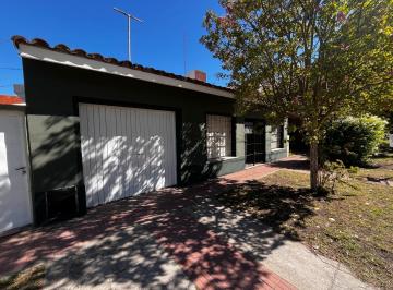 Casa · 125m² · 3 Ambientes · 1 Cochera · Casa 3 Ambientes con Cochera a Reciclar en Venta en El Martillo